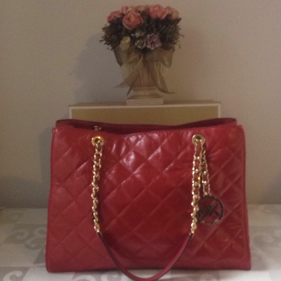 MK SUSSANAH QUILTED RED 👠QUILTED TOTE - Picture 1 of 8